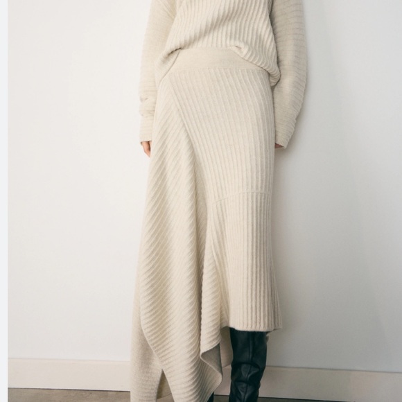 NWT MANGO Elegant Cream Knit Maxi Skirt - Picture 4 of 7